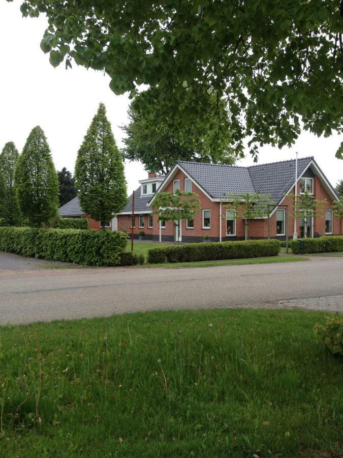 B&B De Kornelishoeve Odoorn Стая снимка